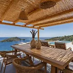 Armoi Villa