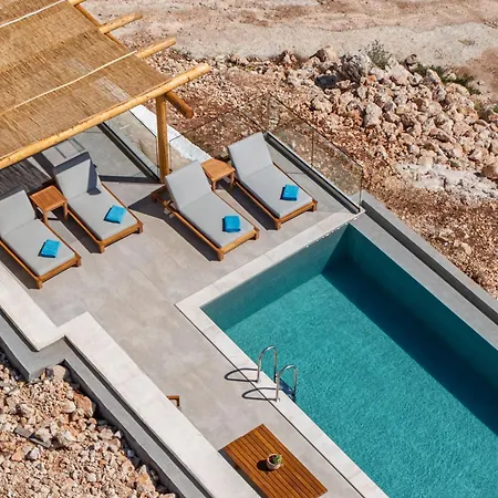 Armoi Villa *
